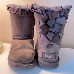 Toddler UGG Bailey Bow Gray boots size 9